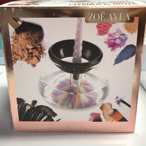 Zoe Ayla Revolutionary Brush cleaner and dryer